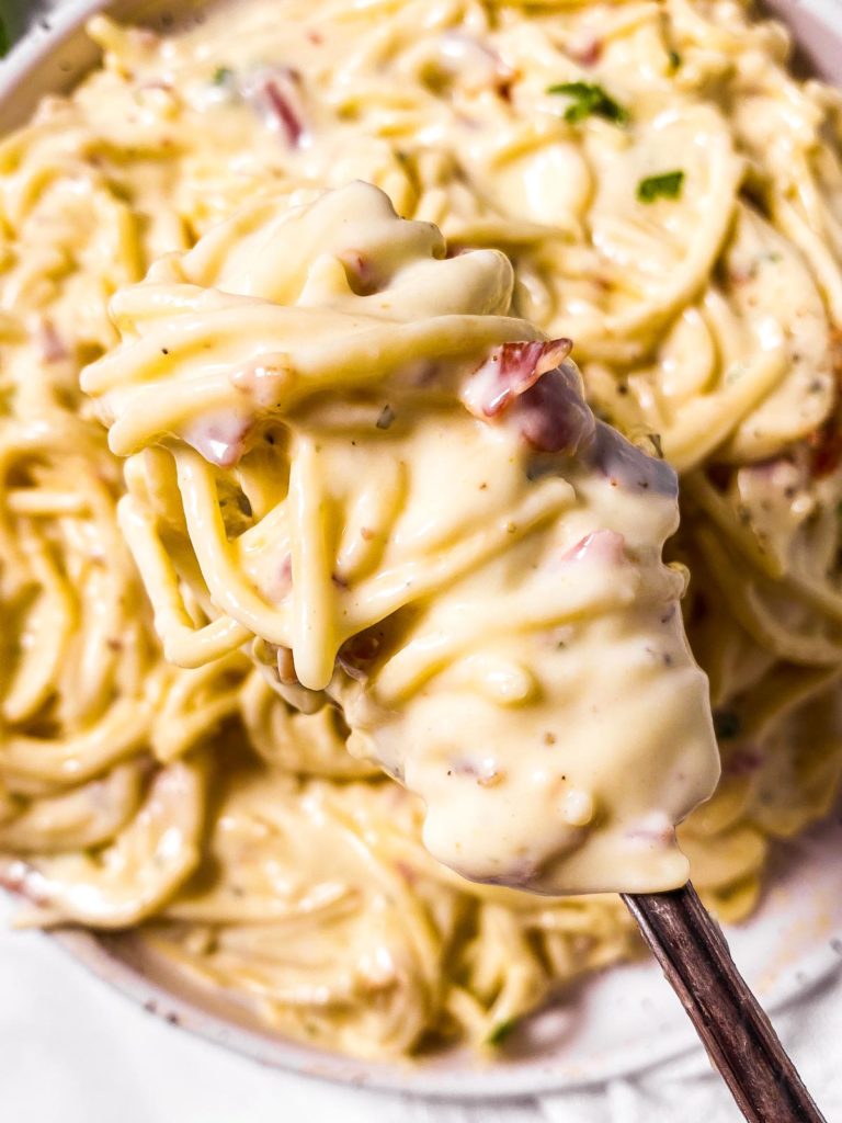 One Pot Bacon Cream Cheese Pasta Recipe - Unfussy Kitchen